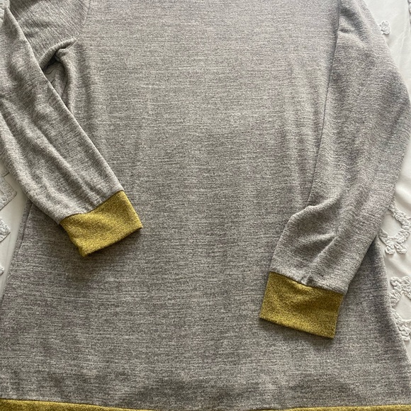 Gray and Gold Women's Sweater - Picture 4 of 4